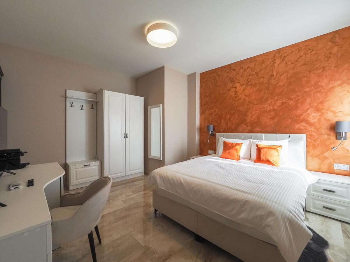 Standard Zimmer mit Kingsize-Bett